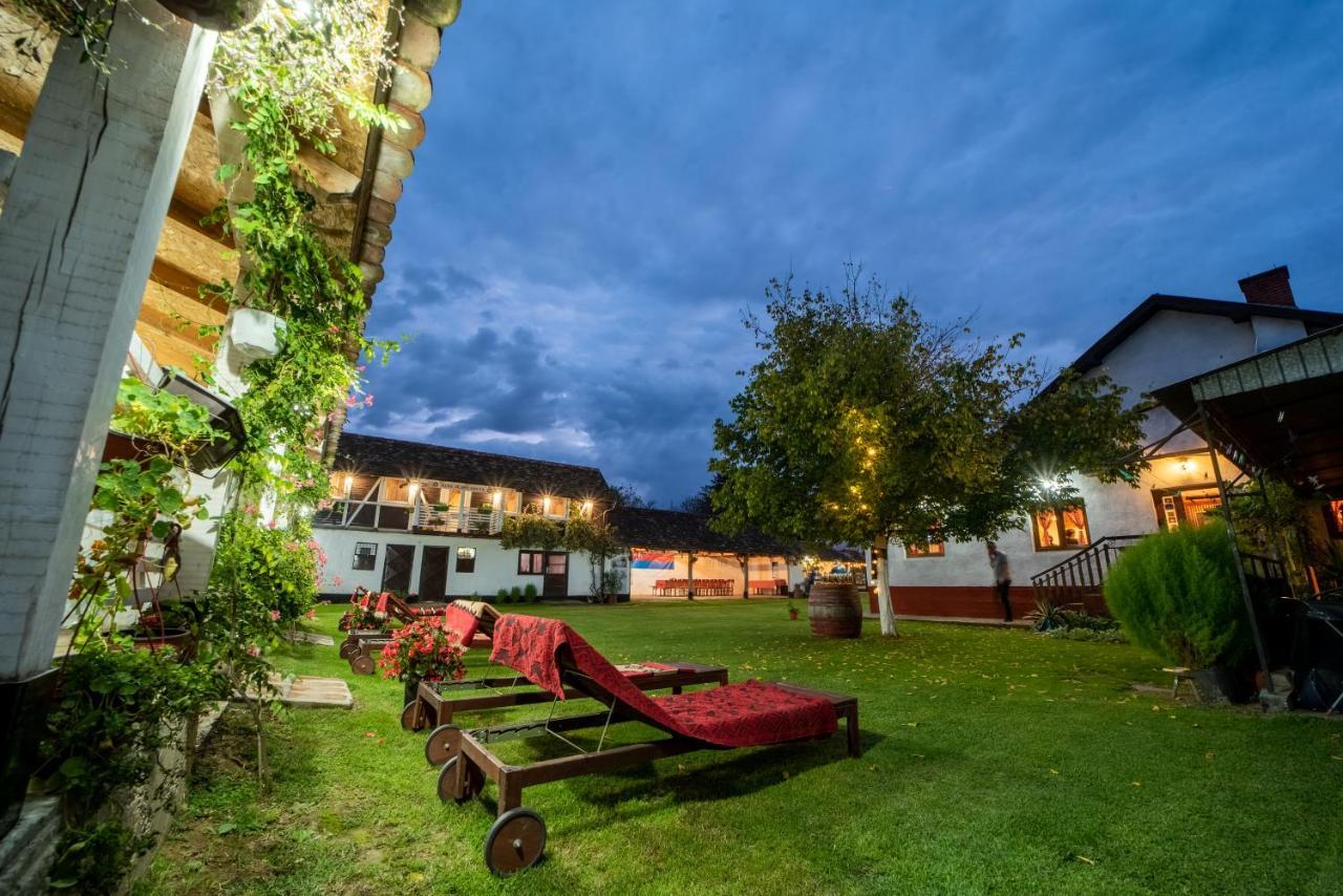 Domacinstvo Cikic Zasavica Exterior foto