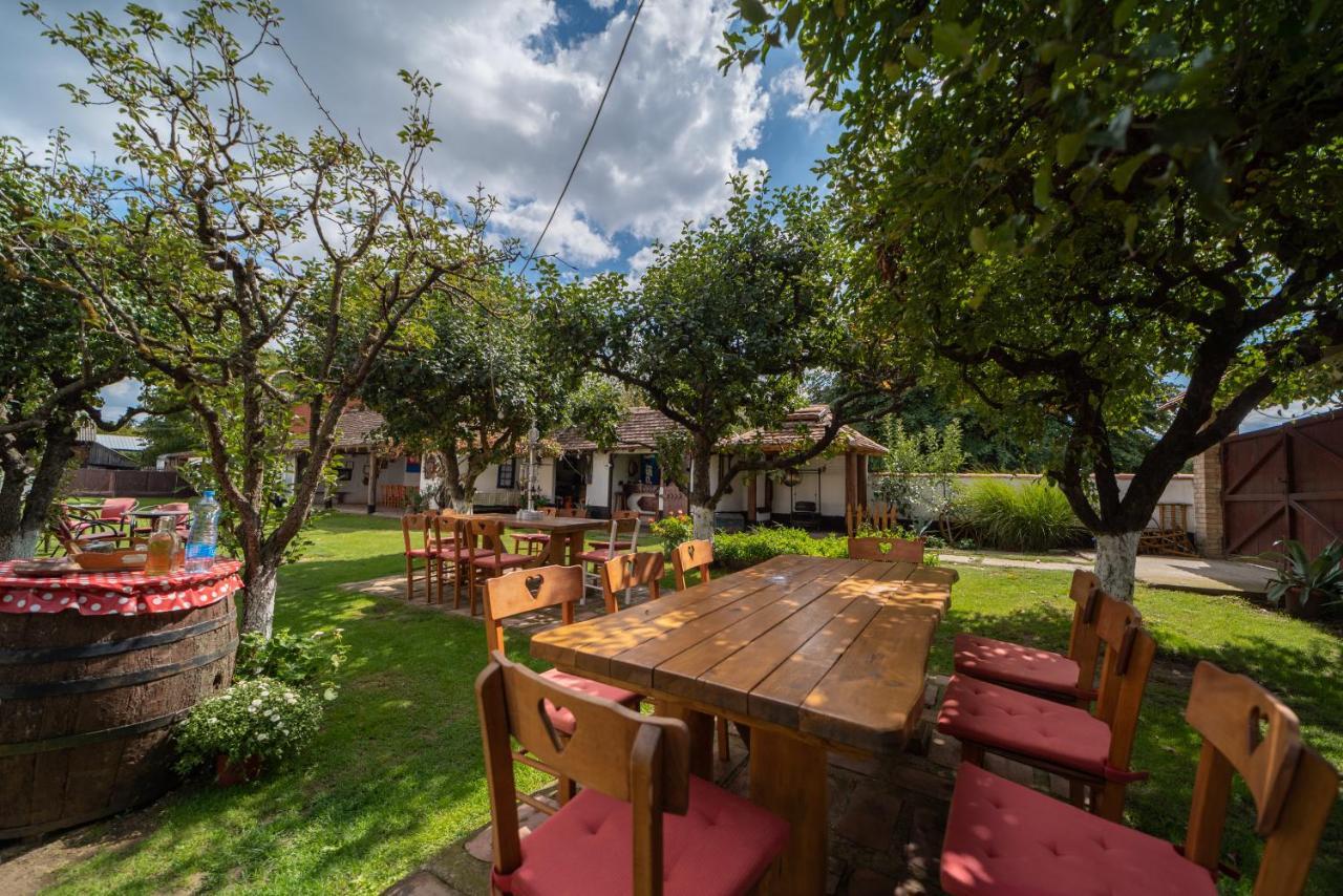 Domacinstvo Cikic Zasavica Exterior foto